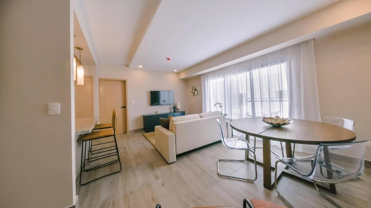 Fully Serviced Apartment At Regatta Living II - 304 聖多明哥